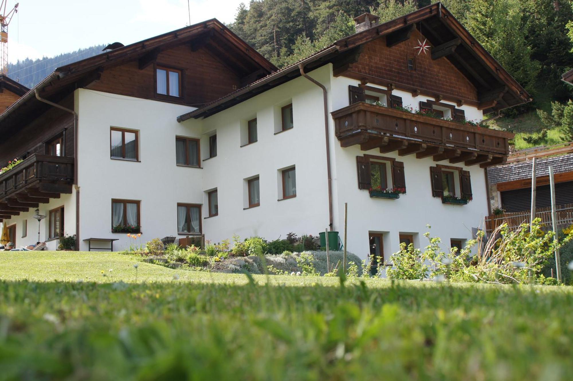 Haus Oberland Bed & Breakfast Sankt Anton am Arlberg Exterior photo