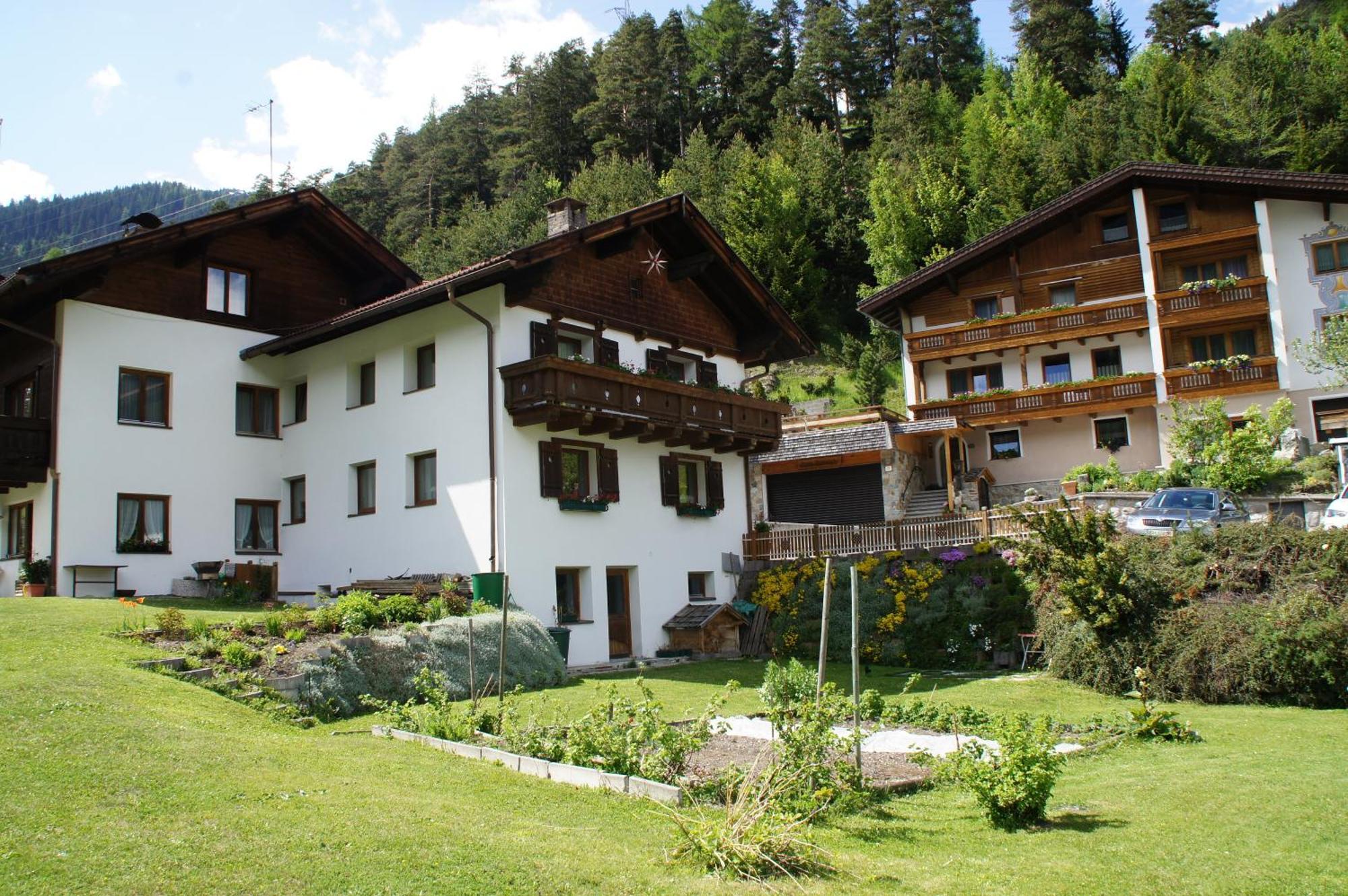 Haus Oberland Bed & Breakfast Sankt Anton am Arlberg Exterior photo