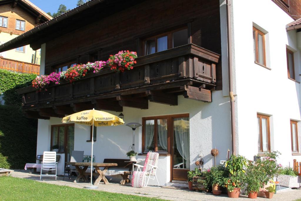 Haus Oberland Bed & Breakfast Sankt Anton am Arlberg Exterior photo